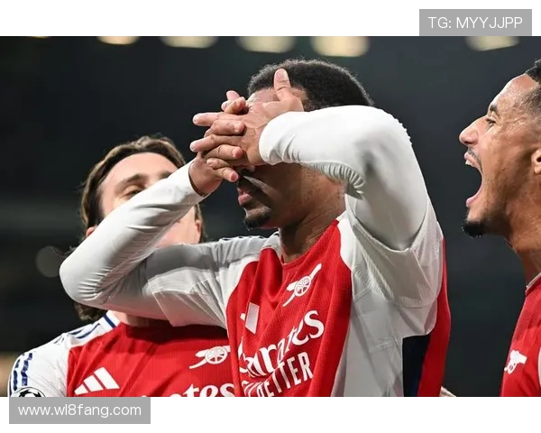 葡萄牙体育出售哲凯赖什离队纪念签名球衣遭球迷愤怒指责引发热议